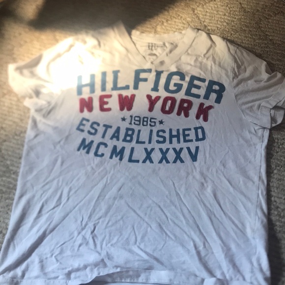 Tommy Hilfiger v neck - Picture 1 of 4
